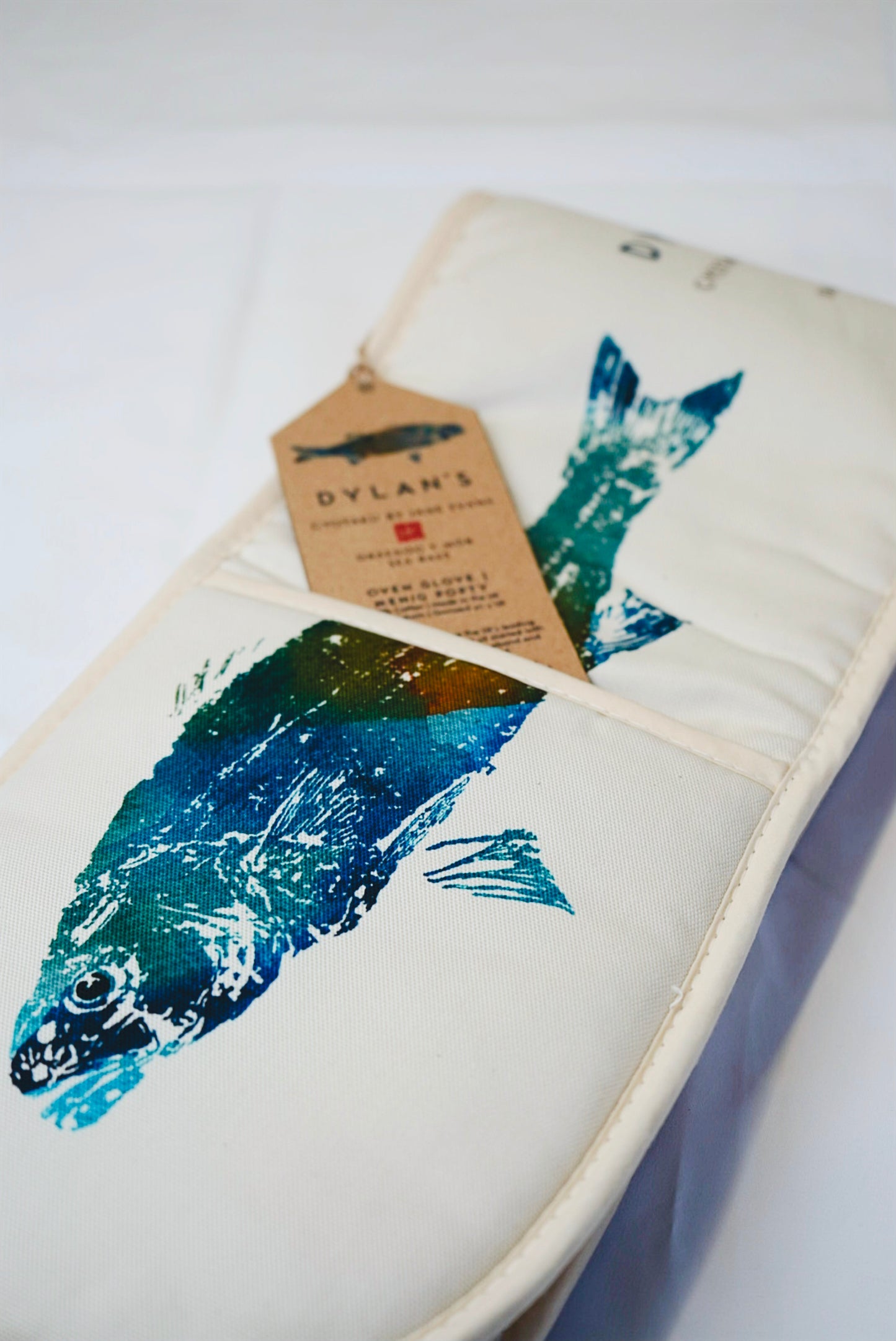 Draenog Y Môr | Sea Bass Oven Glove
