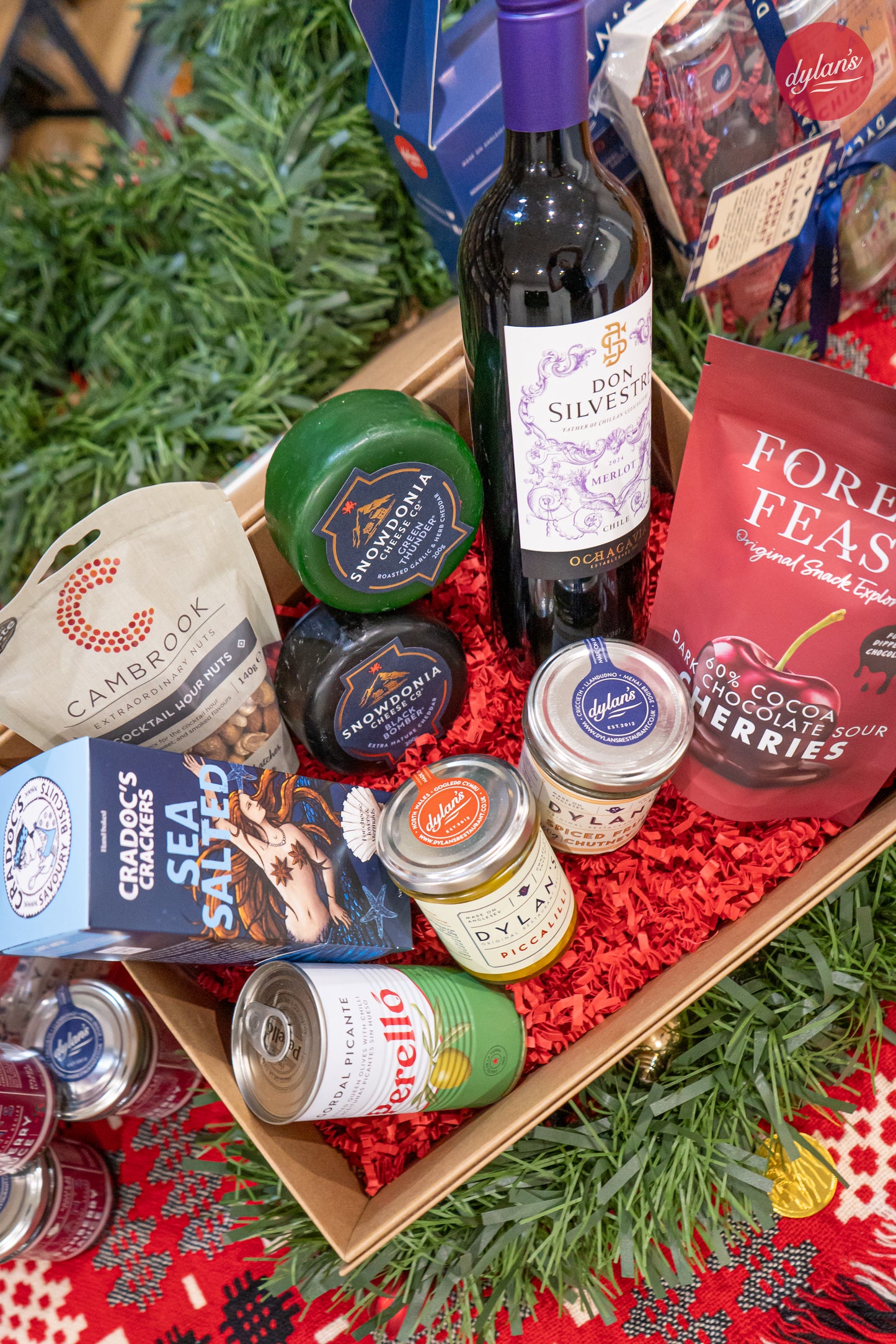Welsh Cheese & Wine Hamper | Basged Gwin a Caws Cymreig